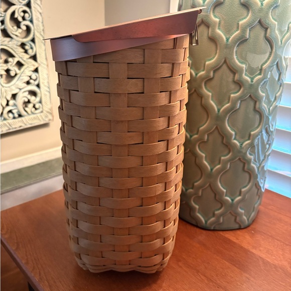 Longaberger 2006 Collectors Club Copper Lid Mailbox - Picture 3 of 6